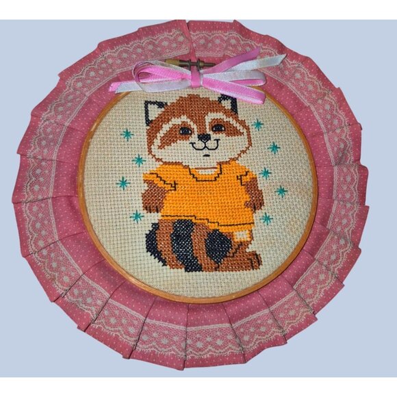 Vintage Raccoon Cross Stitch Embroidery Wall Art In Hoop With Pink Lace Ruffle F - Picture 1 of 5